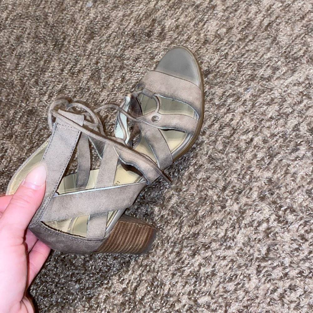 7.5 tie up heels